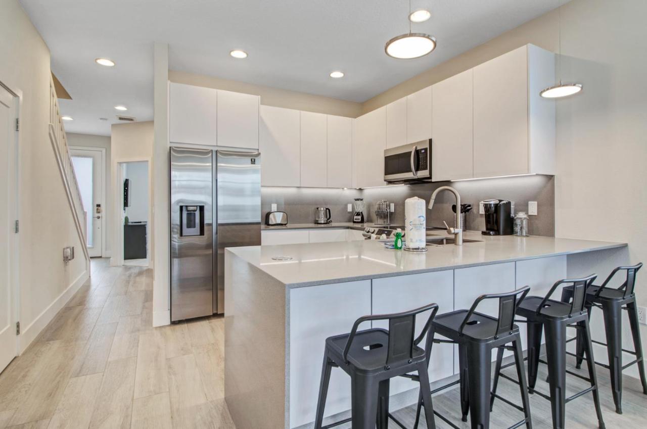 Modern Townhouse Near Disney With Heated Pool Orlando Exterior photo